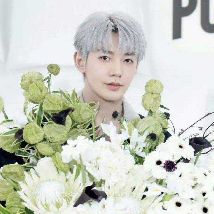 Latest photo of Deng Wei