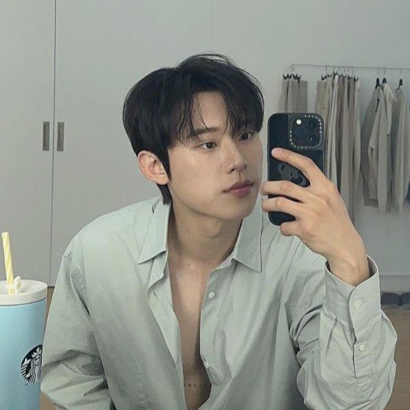 A moment captured by a fan of Kim Sungcheol