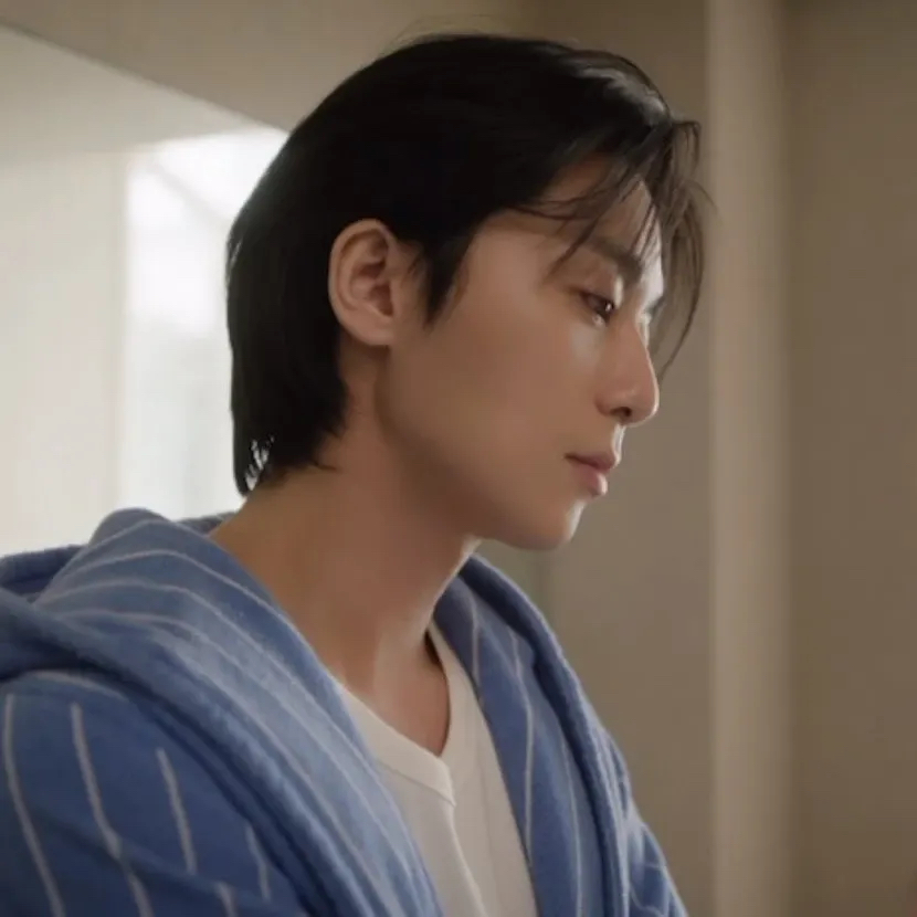 Latest photo of Park Seojoon