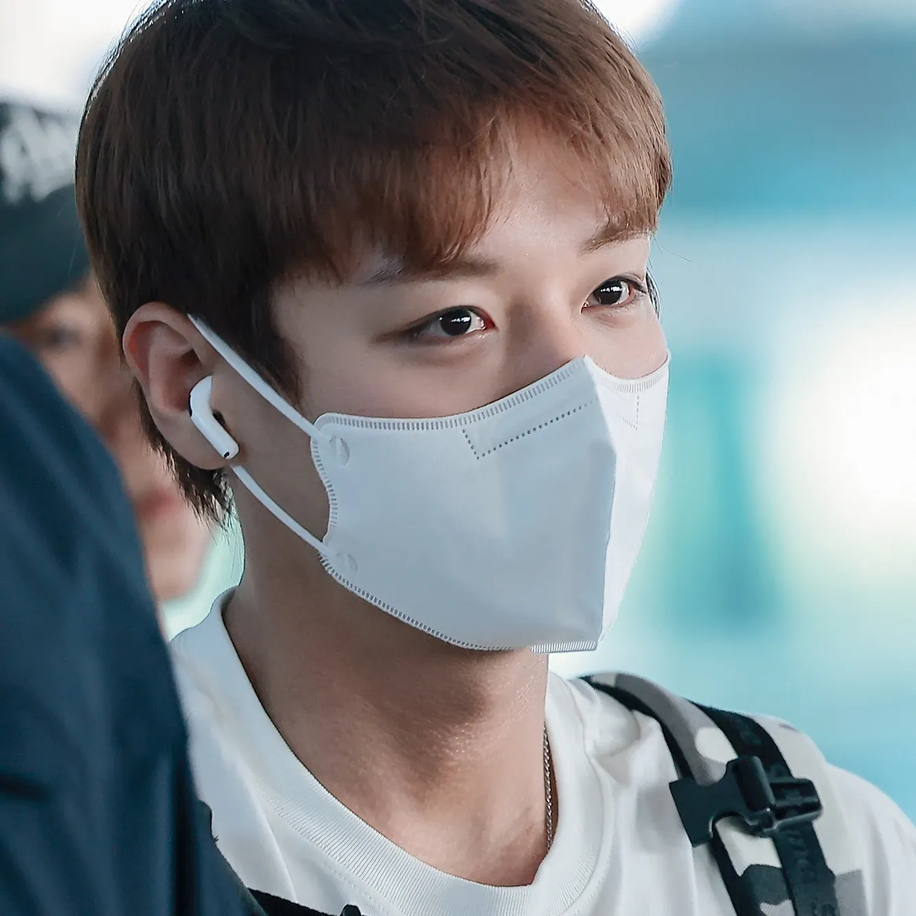 Behind-the-scenes cut of Park Jihoon