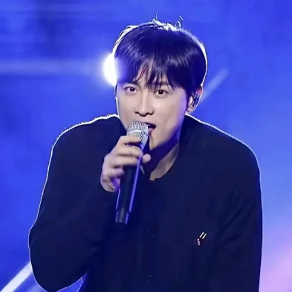 Latest photo of Min Kyunghoon
