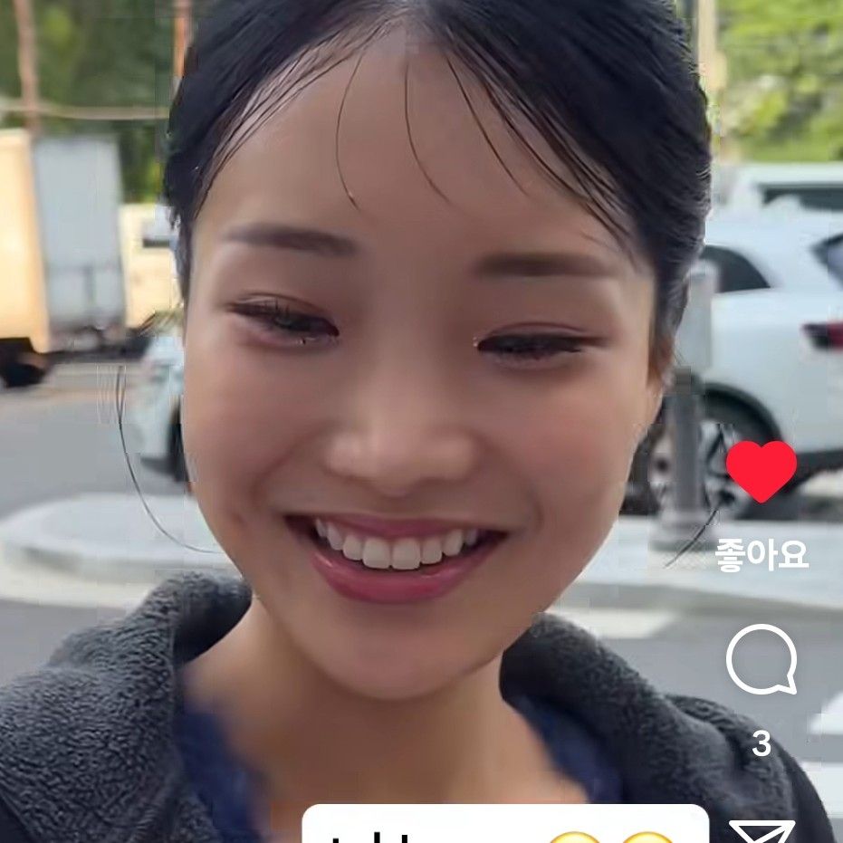 Recent activity shot of Kim Soyeon (2004)