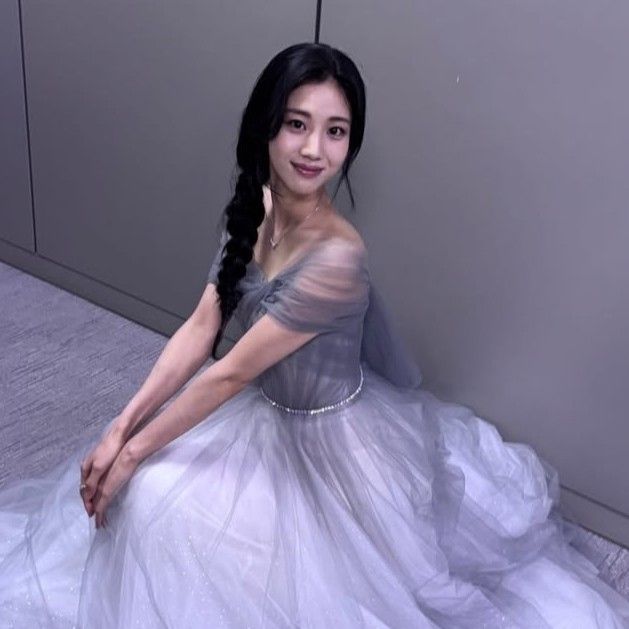 A moment captured by a fan of Hong Hwa Yeon