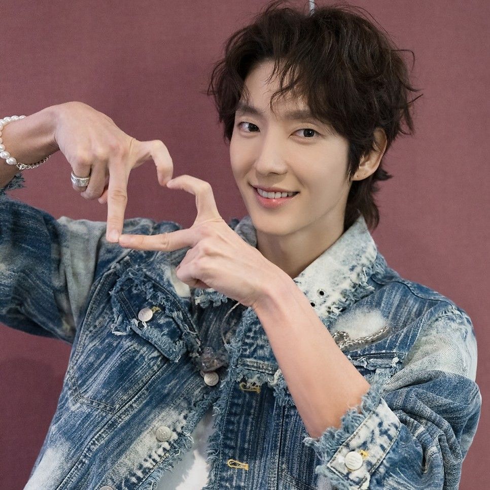 Latest photo of Lee Joongi