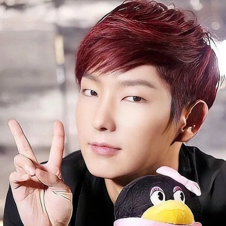 Recent activity shot of Lee Joongi