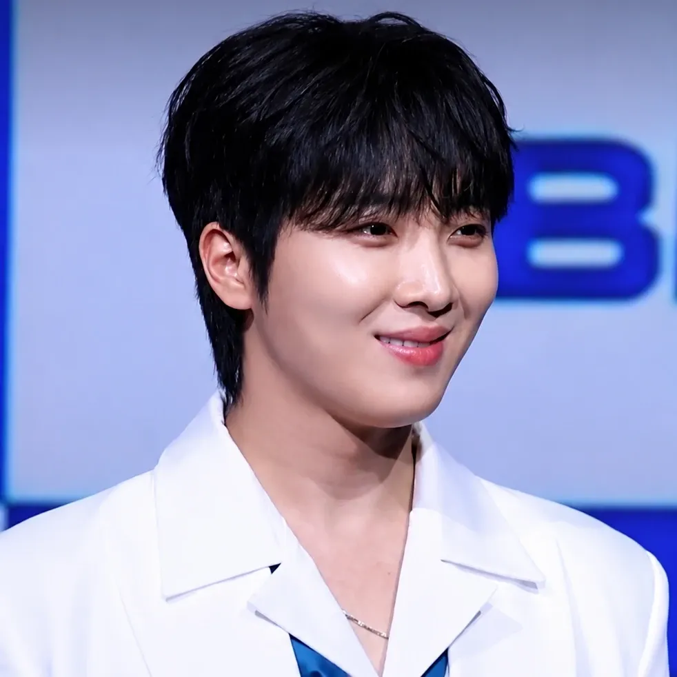 Latest photo of Hwang Yunsung