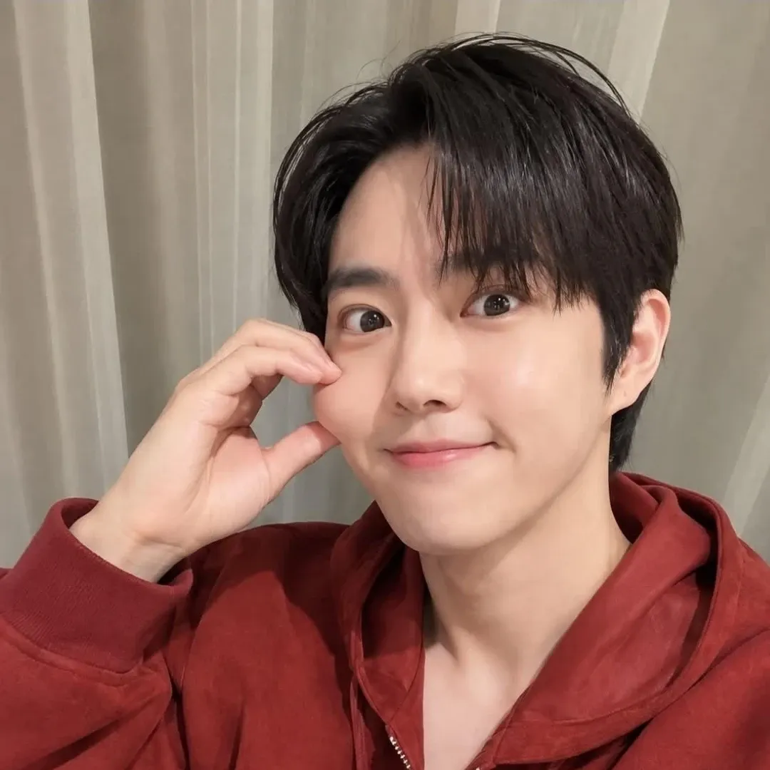 Behind-the-scenes cut of Suho