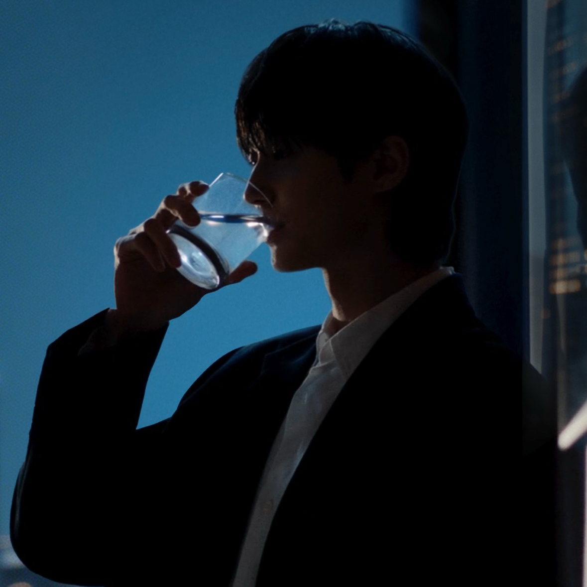 Behind-the-scenes cut of Byeon Wooseok