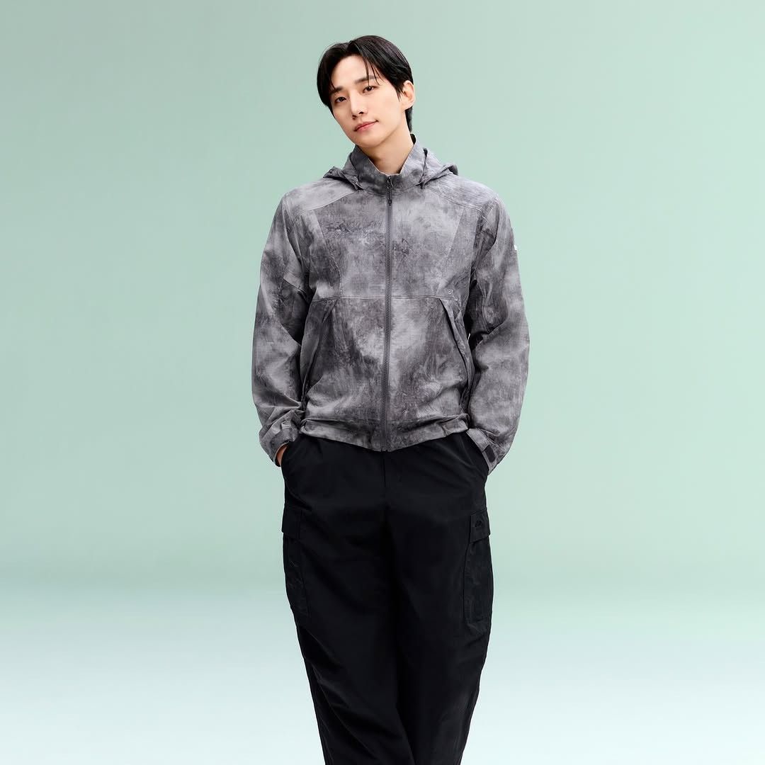 イ・ジュノの最近の活動ショット