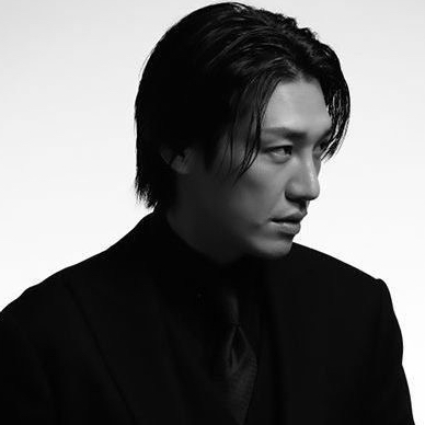 A moment captured by a fan of Kim Youngkwang