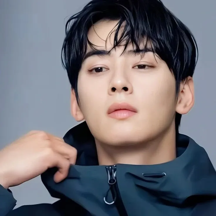 Behind-the-scenes cut of Cha Eunwoo