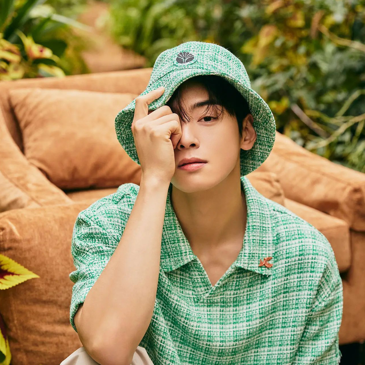 Behind-the-scenes cut of Cha Eunwoo