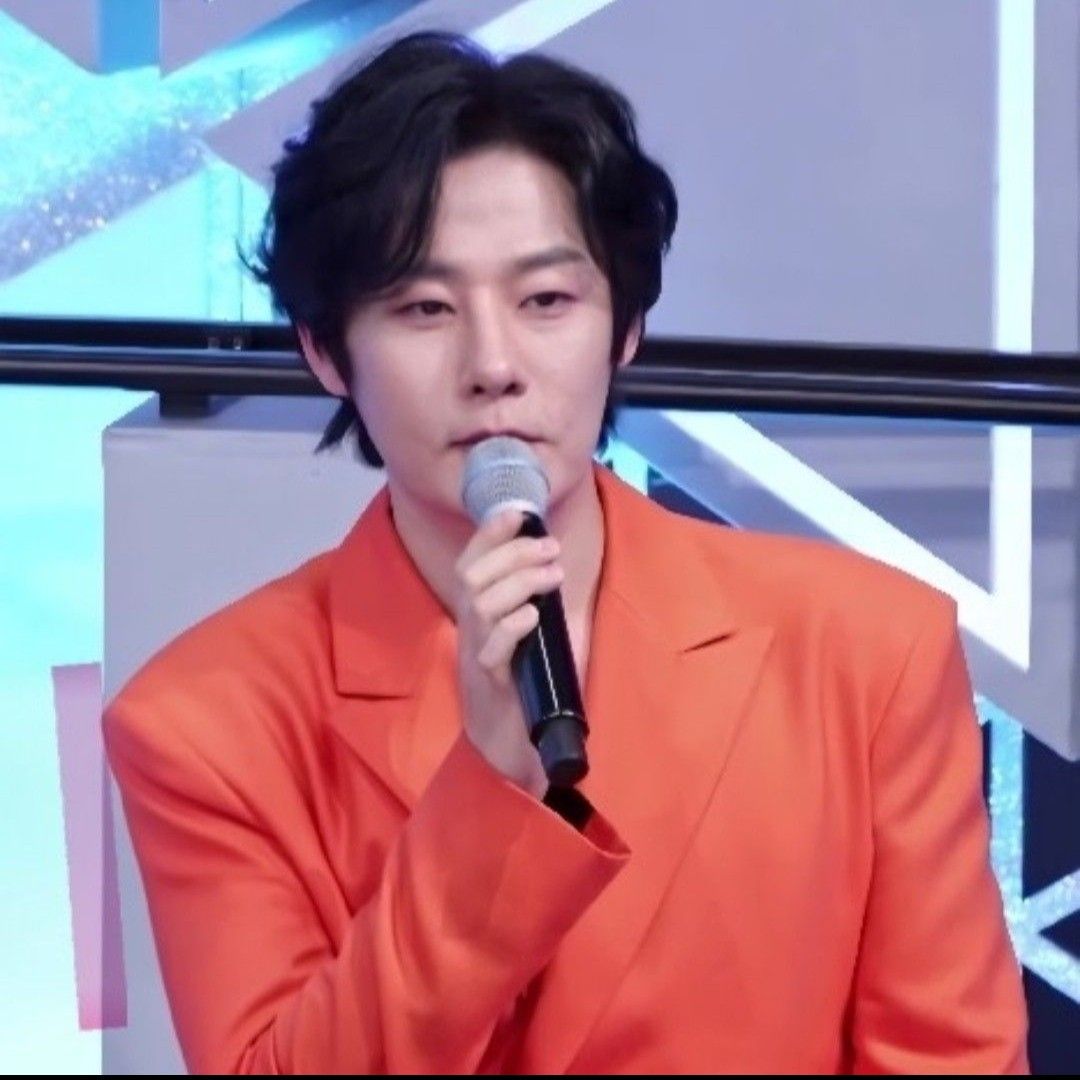 Behind-the-scenes cut of Kang Moonkyung