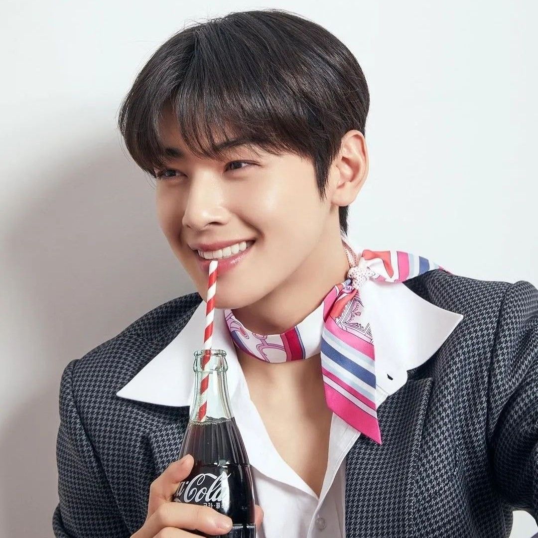 Latest photo of Cha Eunwoo