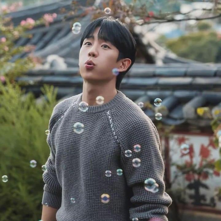 Behind-the-scenes cut of Jung Haein