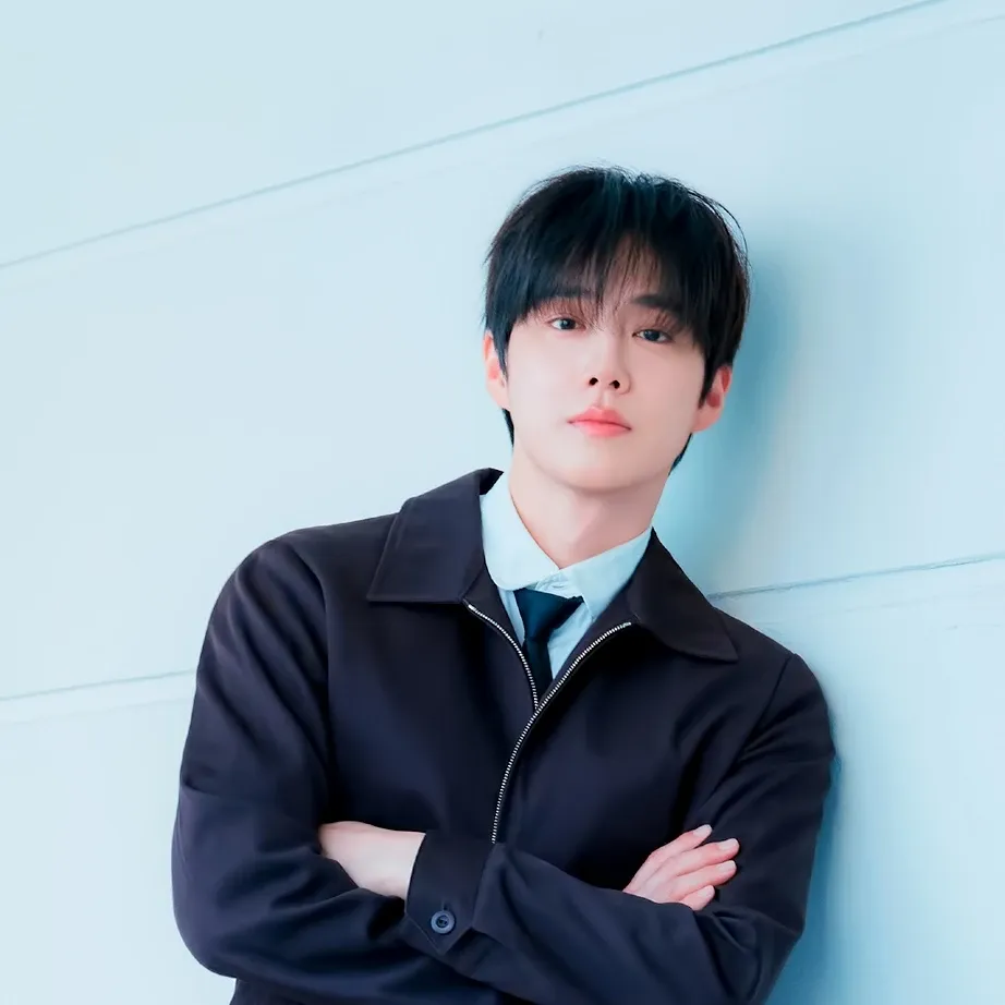 Behind-the-scenes cut of Suho
