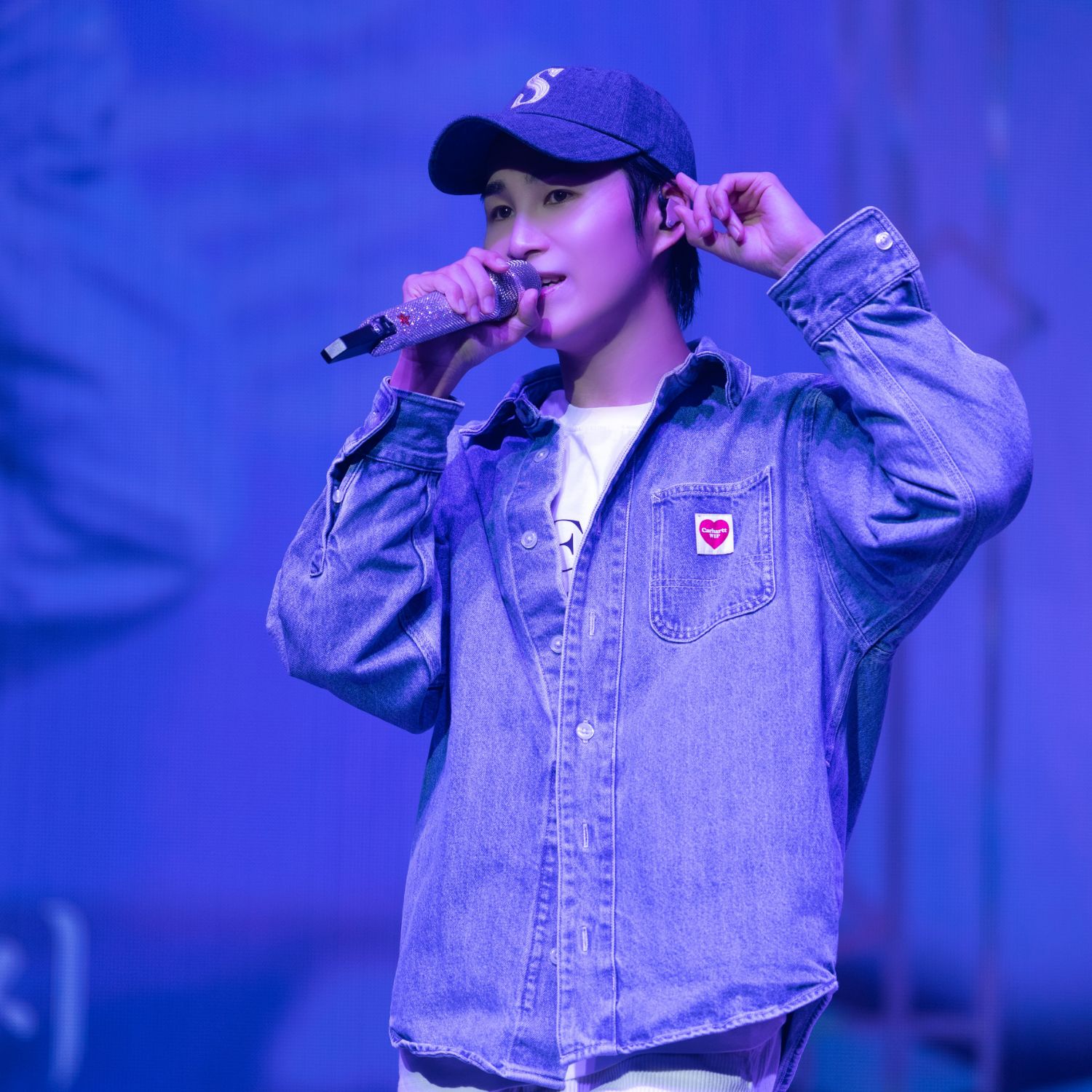 粉丝拍下的金熙栽瞬间