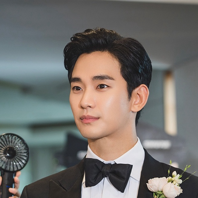 Foto kegiatan terbaru dari Kim Soohyun