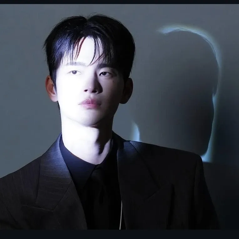 A moment captured by a fan of Seo Inguk