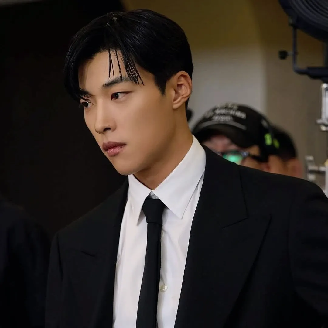 Behind-the-scenes cut of Woo Dohwan