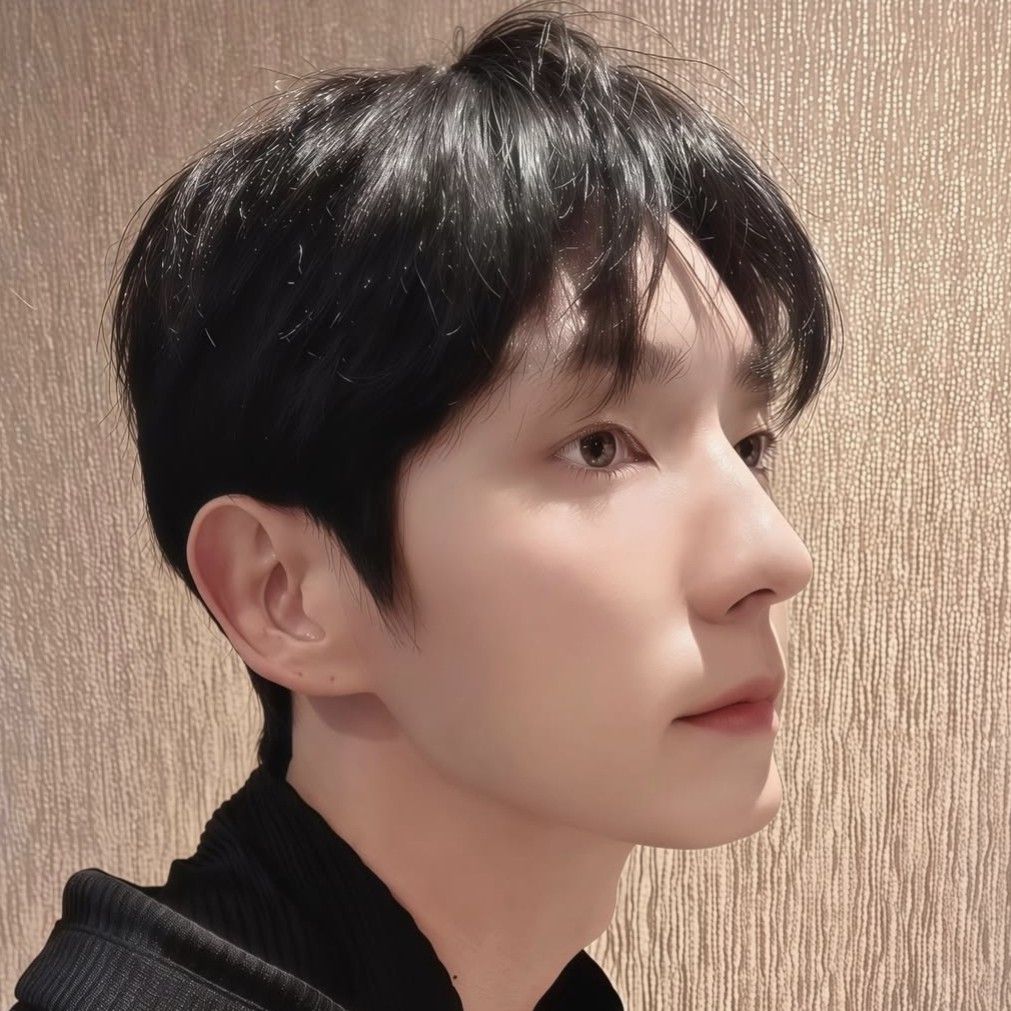 A moment captured by a fan of Lee Joongi