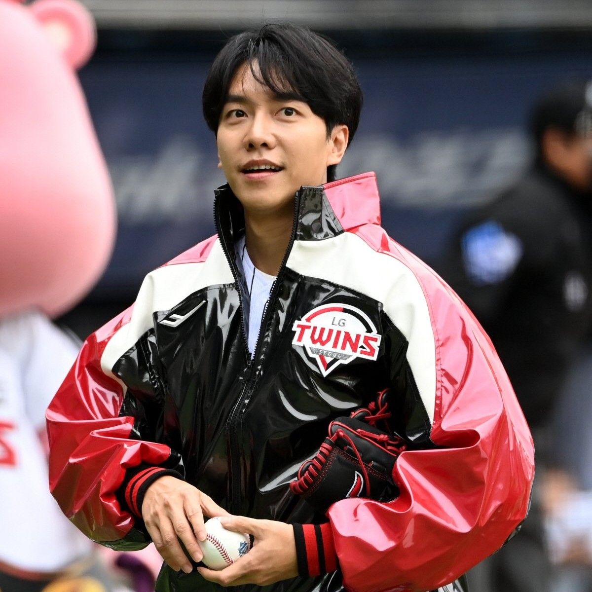 Foto terbaru dari Lee Seunggi