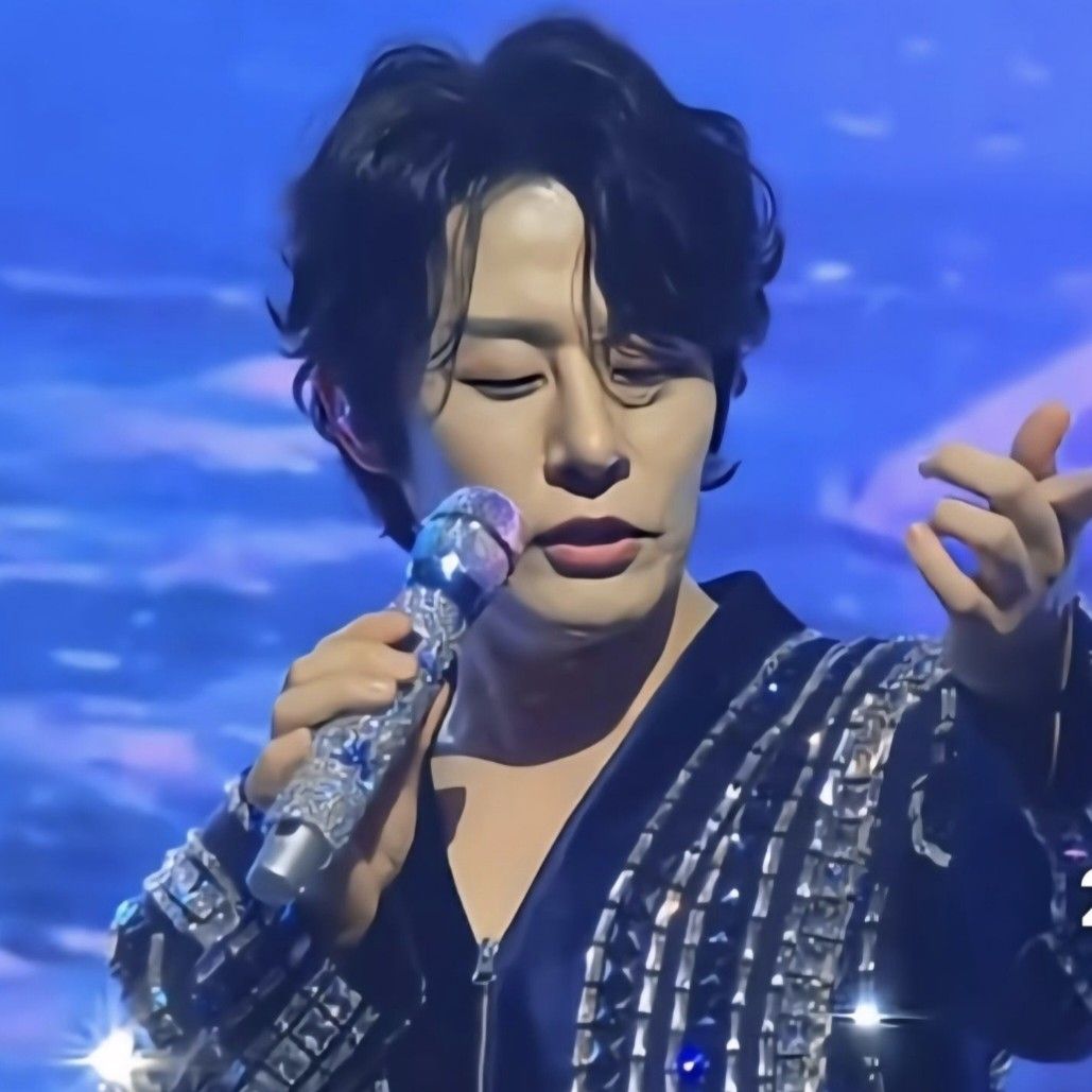 Behind-the-scenes cut of Kang Moonkyung