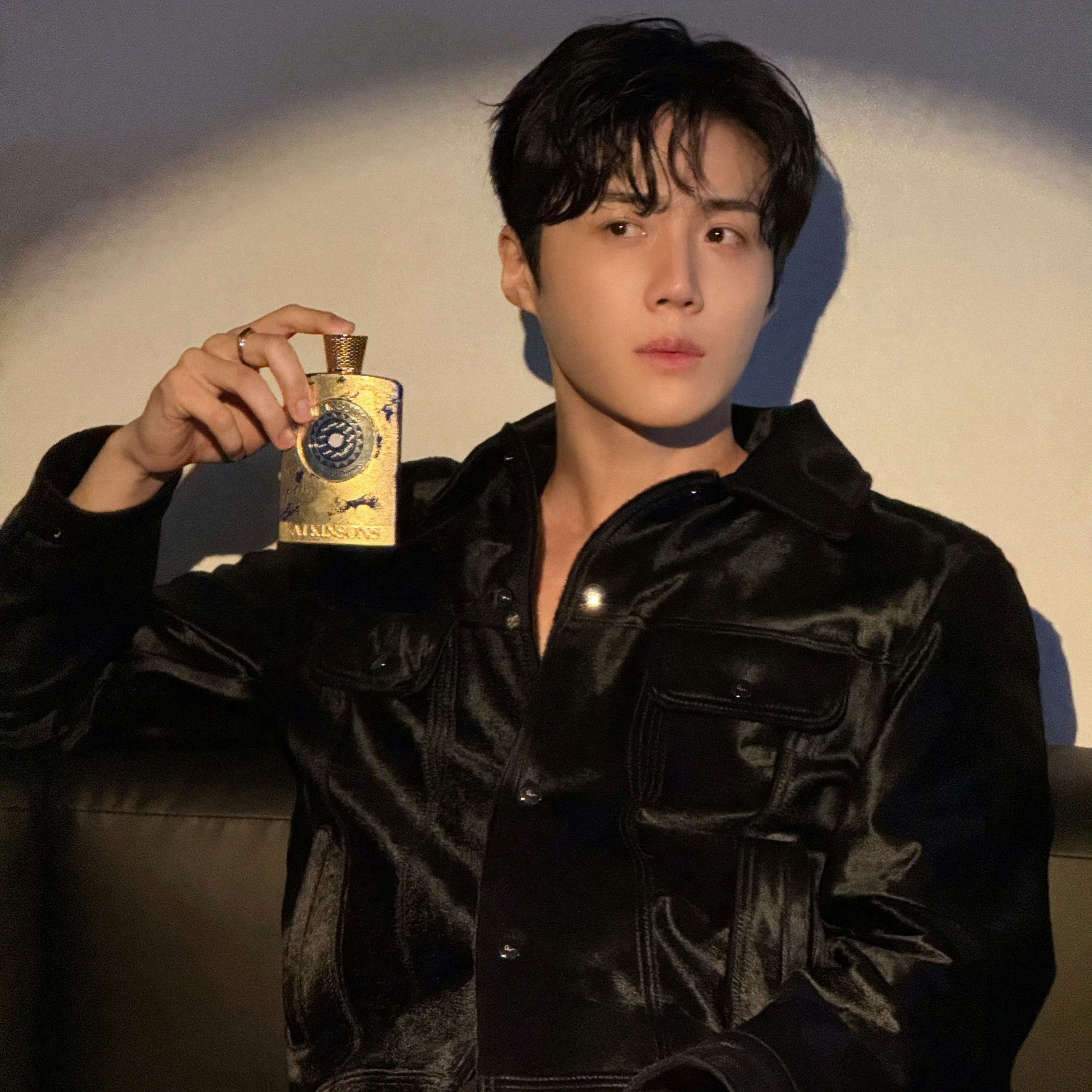 Behind-the-scenes cut of Kim Seonho