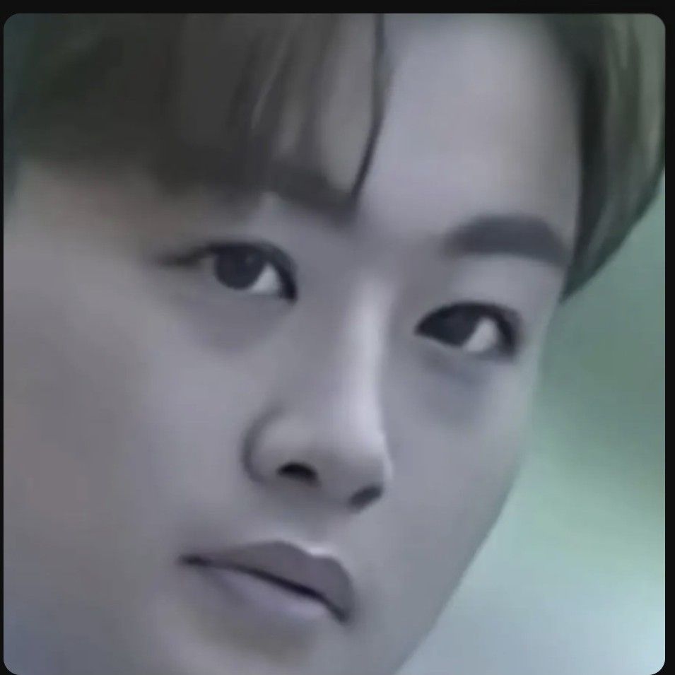 粉丝拍下的金浩中瞬间