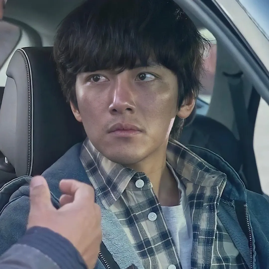 Behind-the-scenes cut of Ji Changwook