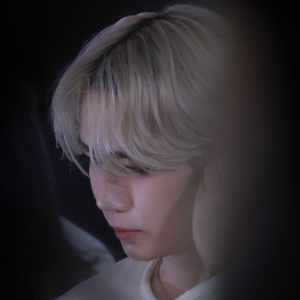 Today’s standout profile photo of ZeePruk on Choeaedol Celeb