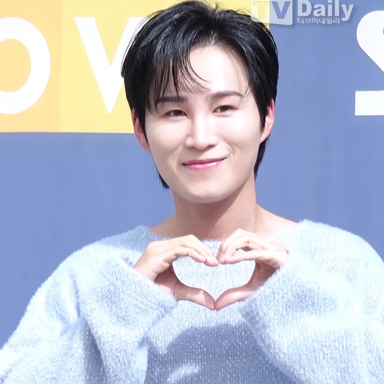 김희재의 비하인드 컷