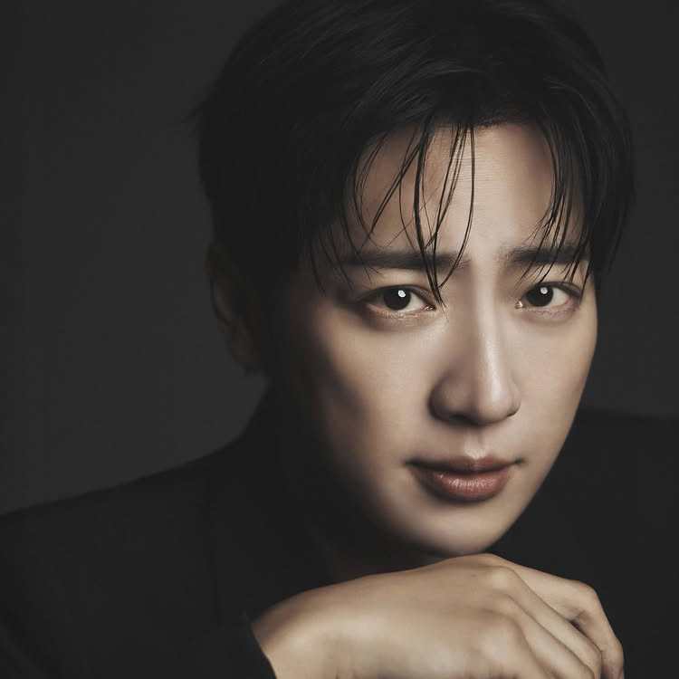 Recent activity shot of Lee Sangyeob