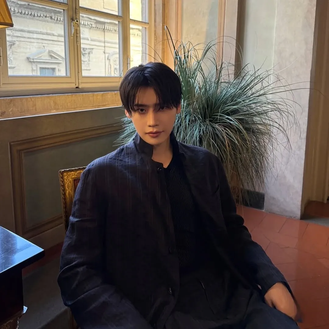 Cuplikan di balik layar dari Lee Jongsuk