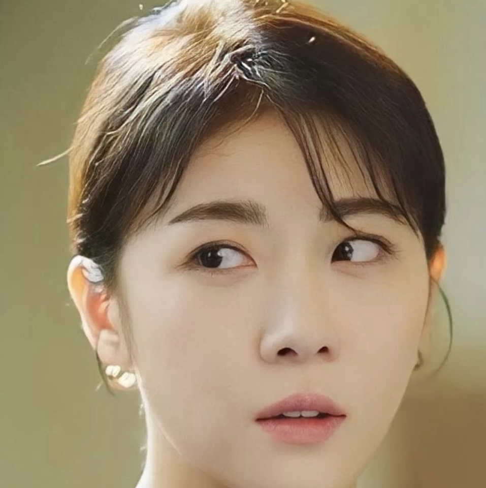 Latest photo of Ha Jiwon