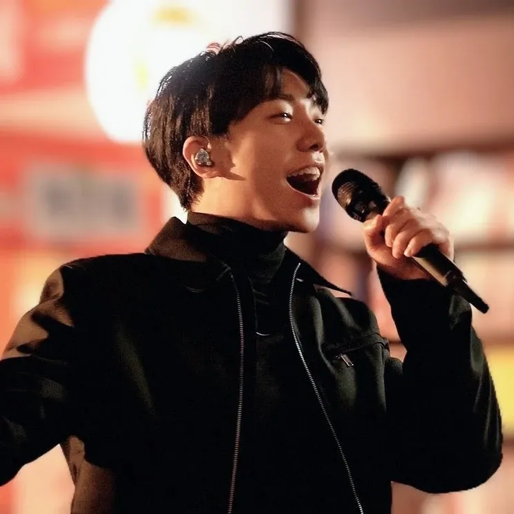 Foto kegiatan terbaru dari Lee Seunggi