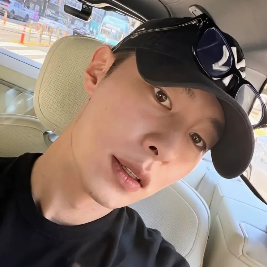 Recent activity shot of Lee Jaewook