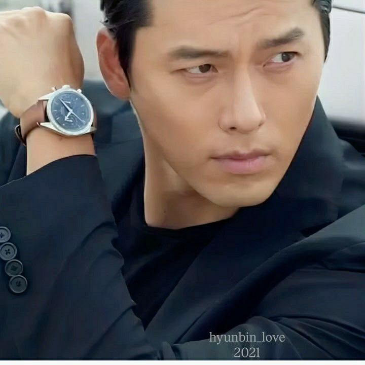 A moment captured by a fan of Hyun Bin