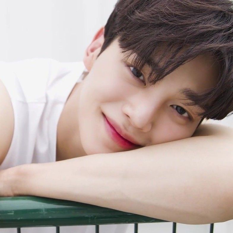 Behind-the-scenes cut of Song Kang