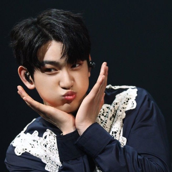 Cuplikan di balik layar dari Park Jinyoung