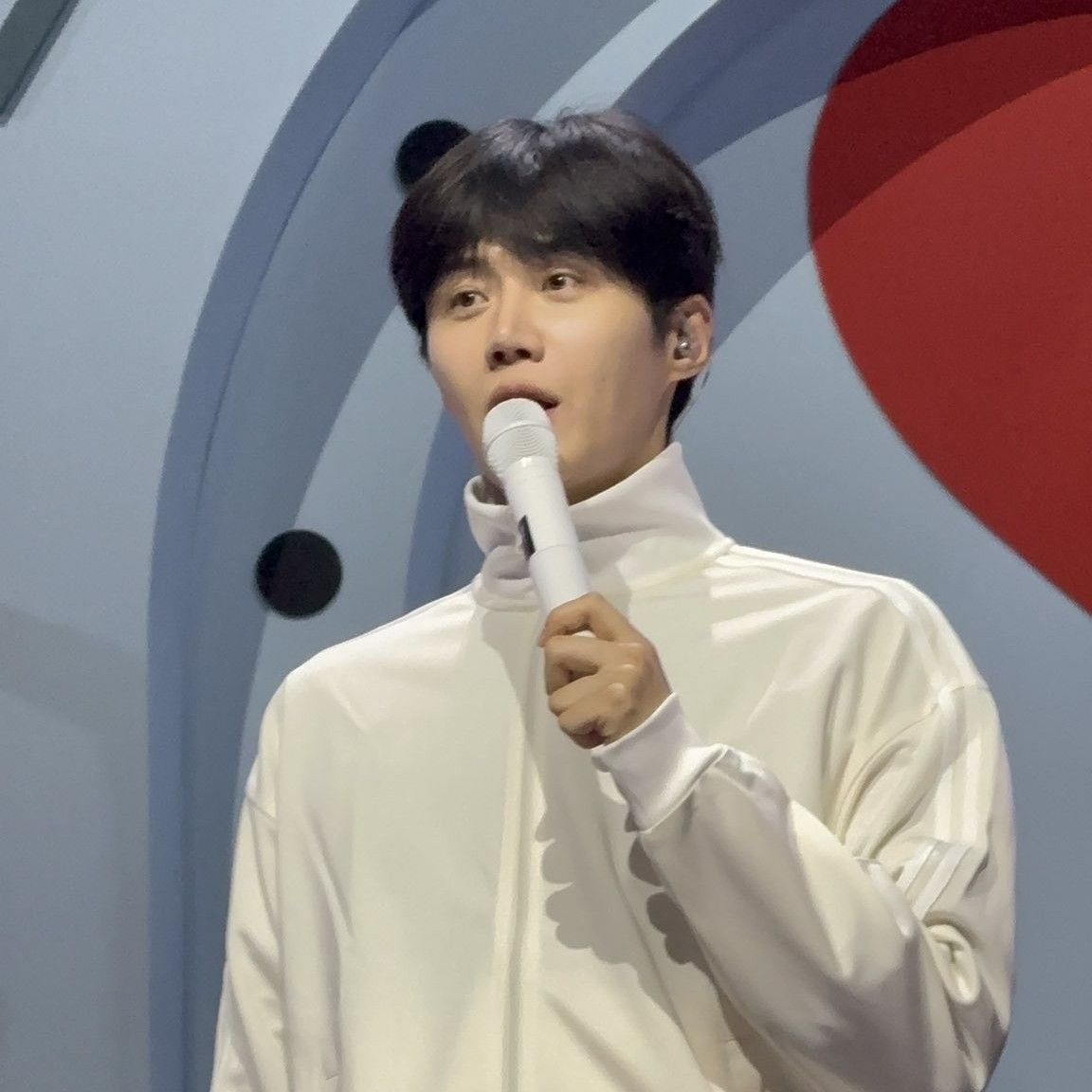 A moment captured by a fan of Kim Seonho