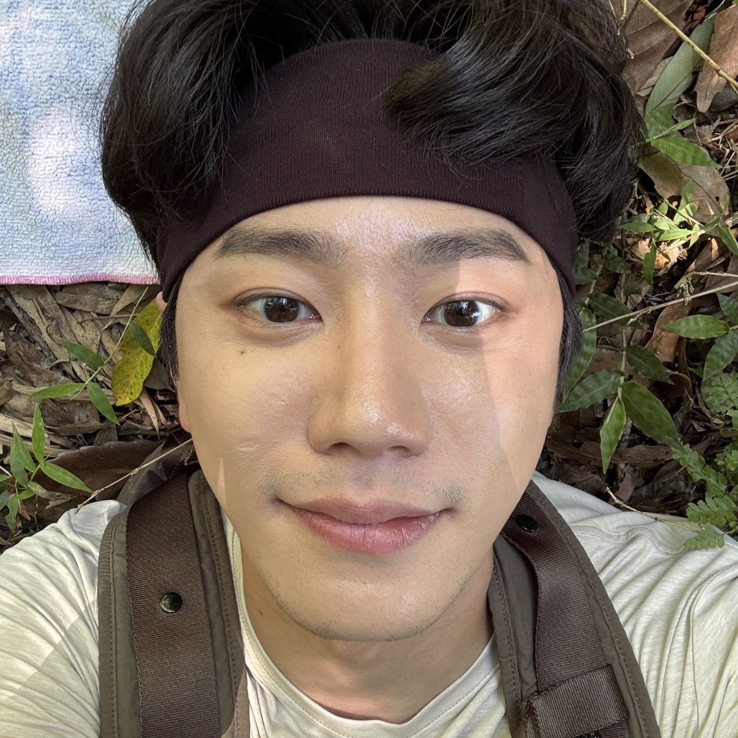 Behind-the-scenes cut of Lee Junyoung