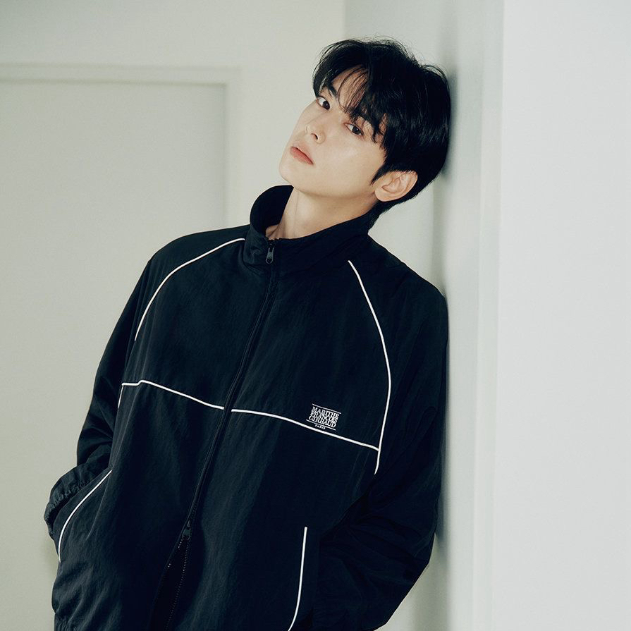 A moment captured by a fan of Cha Eunwoo