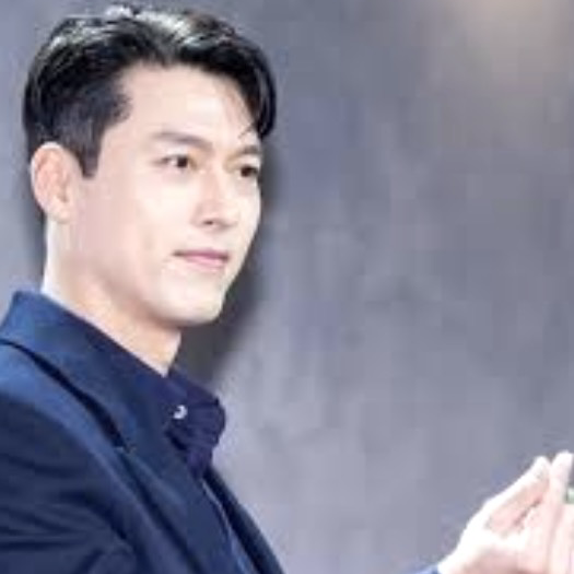 Cuplikan di balik layar dari Hyun Bin