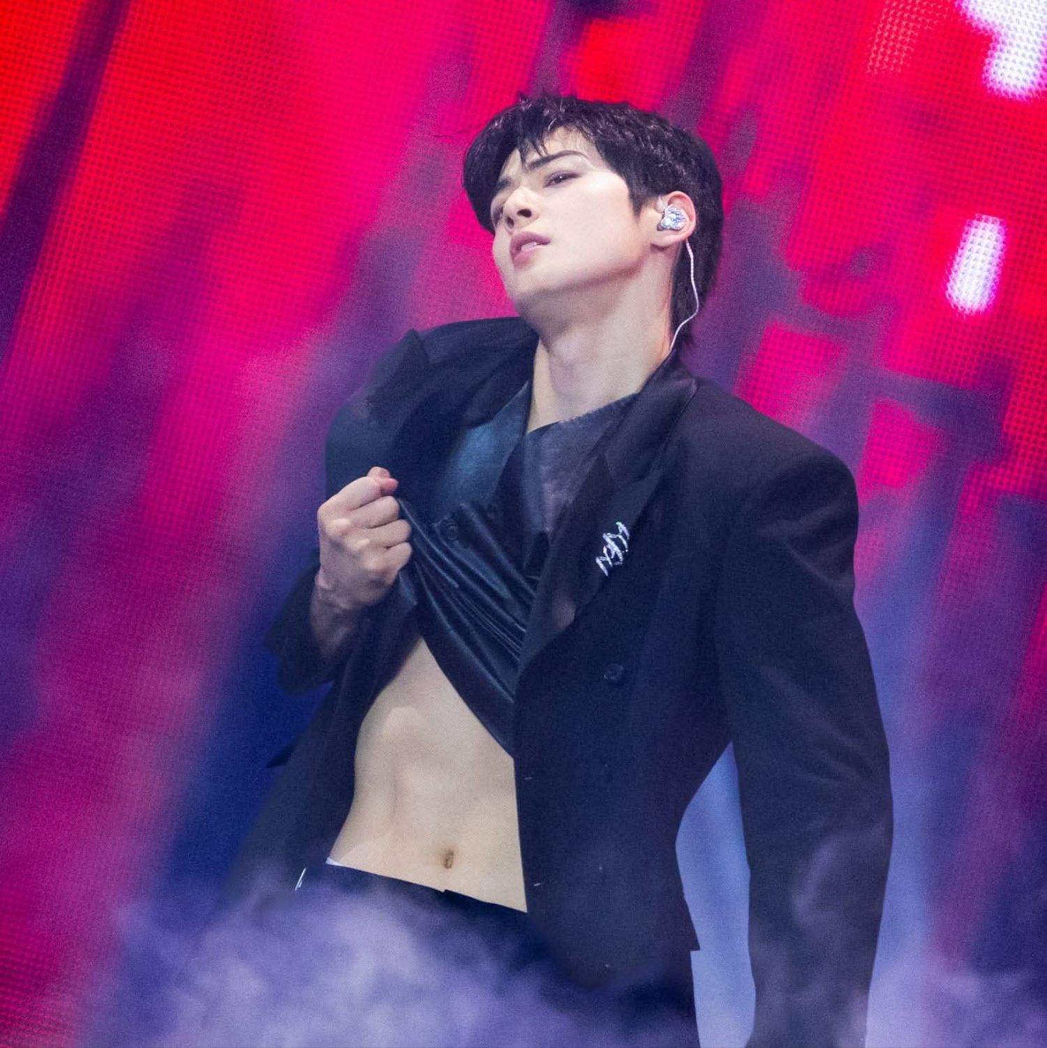 A moment captured by a fan of Cha Eunwoo