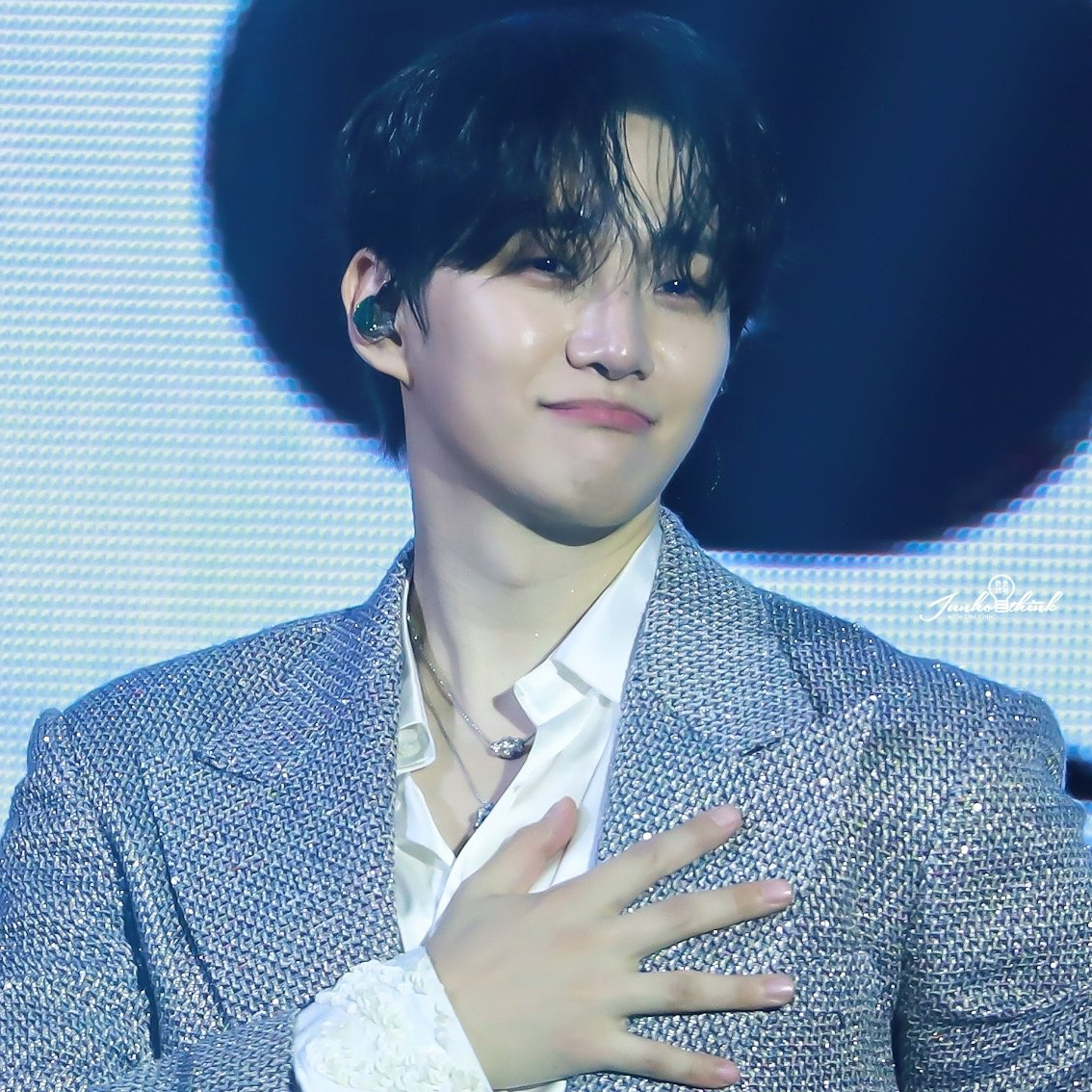 粉丝拍下的李俊昊瞬间