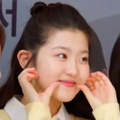 Latest photo of Yoon Yoonseo