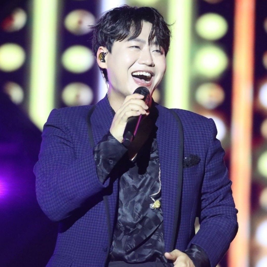 A moment captured by a fan of Min Soohyun