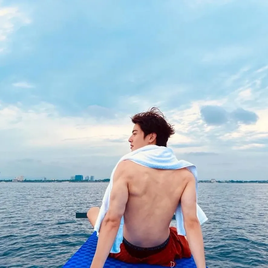 A moment captured by a fan of Cha Eunwoo