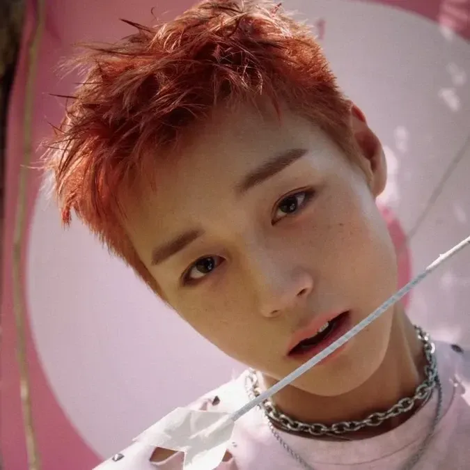 Behind-the-scenes cut of Park Jihoon